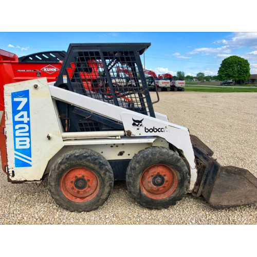 Міні-навантажувач Bobcat 742B
