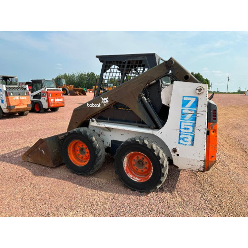 Мини-погрузчик Bobcat 7753