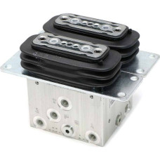 Двойной педальный клапан Bobcat, 7180565