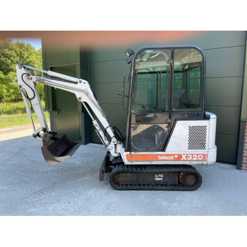 Мини-экскаватор Bobcat 320C