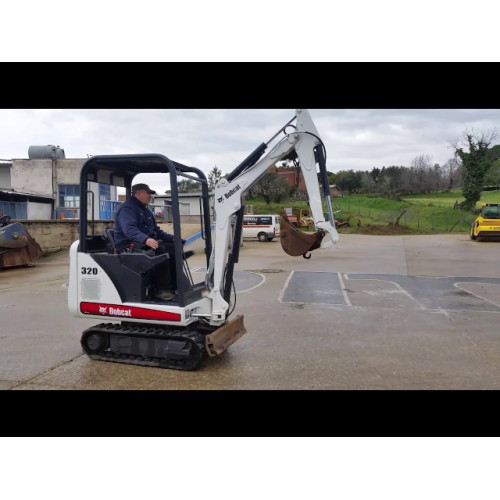 Міні-екскаватор Bobcat 320G