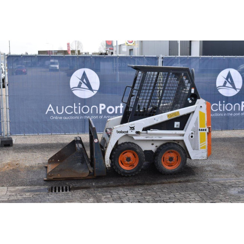 Міні-навантажувач Bobcat 440B