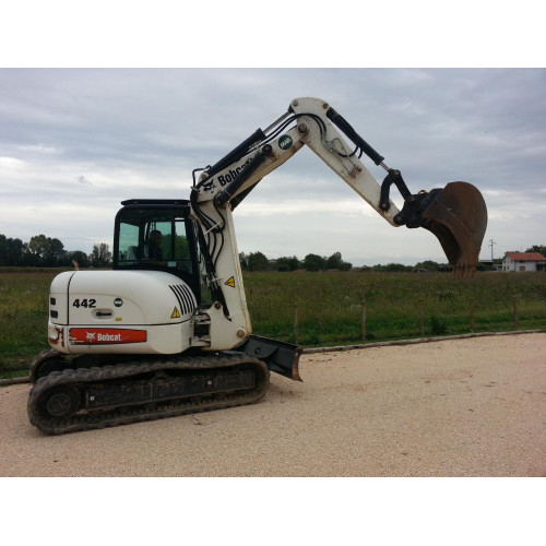 Міні-екскаватор Bobcat 442