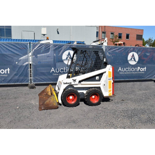 Мини-погрузчик Bobcat 443