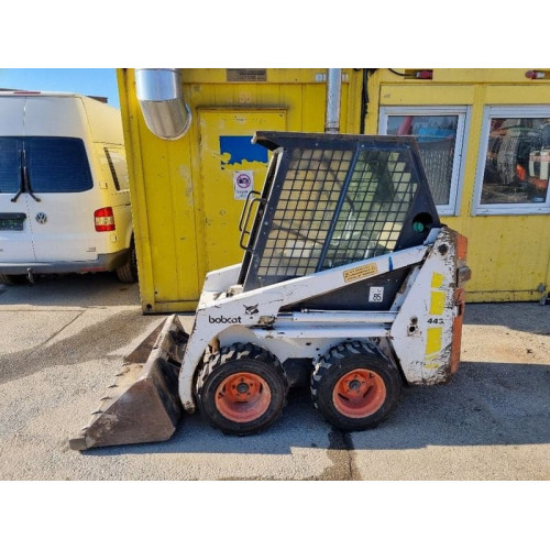 Мини-погрузчик Bobcat 443