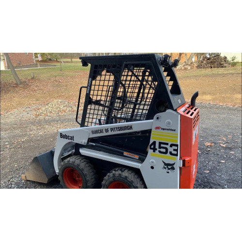 Мини-погрузчик Bobcat 453