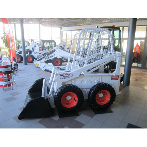 Міні-навантажувач Bobcat 600