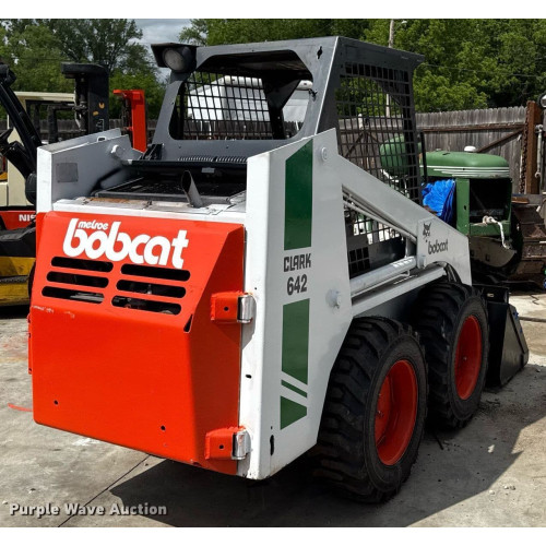 Мини-погрузчик Bobcat 642
