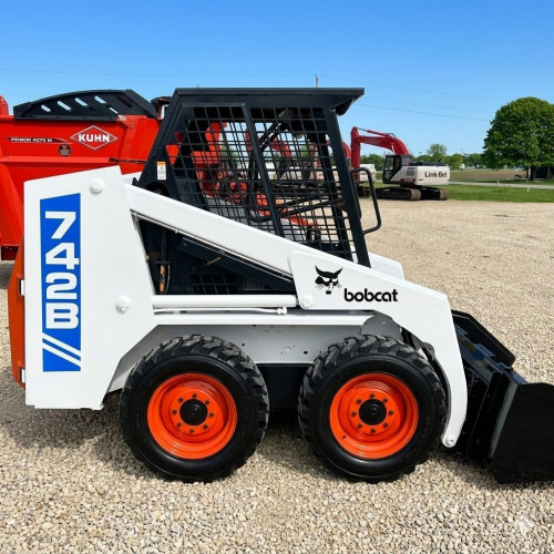 Міні-навантажувач Bobcat 742B