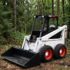 Мини-погрузчик Bobcat 825