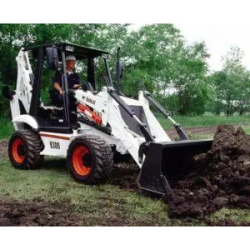Екскаватор-навантажувач Bobcat B700