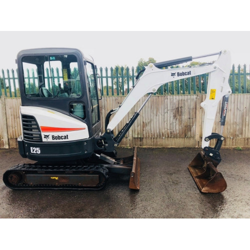 Мини-экскаватор Bobcat E25