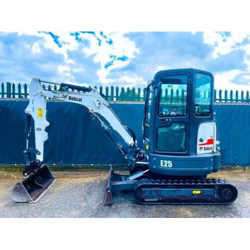Мини-экскаватор Bobcat E25