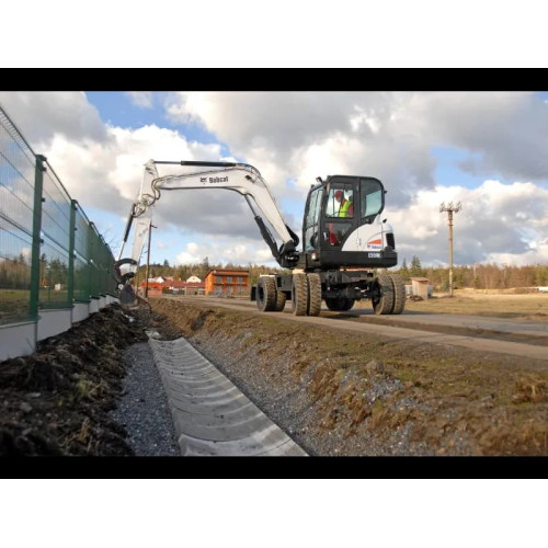 Міні-екскаватор Bobcat E55W