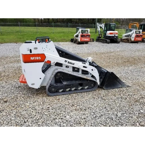 Компактный погрузчик Bobcat MT85