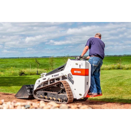 Компактный погрузчик Bobcat MT85