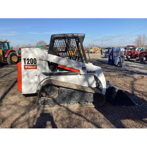 Міні-навантажувач Bobcat T200