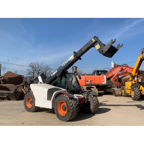 Телескопічний навантажувач Bobcat T2556