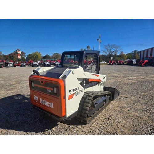 Компактний навантажувач Bobcat T550
