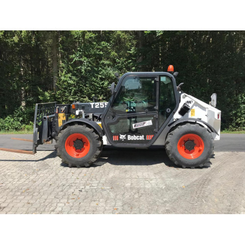 Телескопічний навантажувач Bobcat T2556
