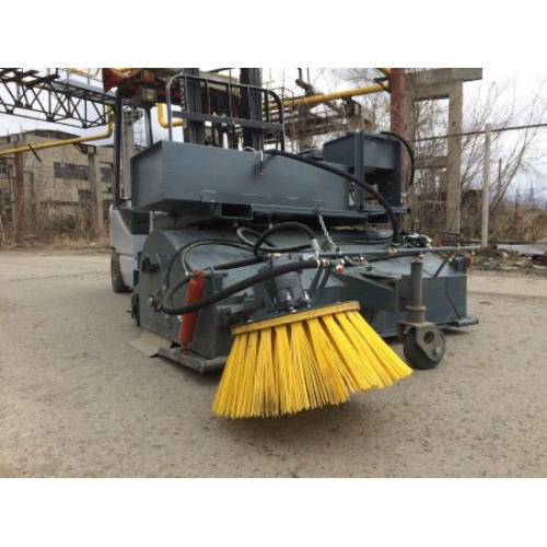 Щітка з переднім бункером та автономною гідравлічною станцією