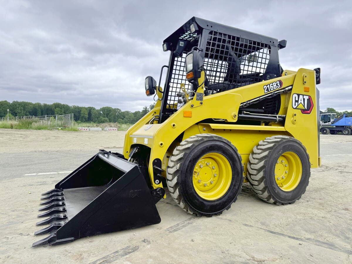 Bobcat или Caterpillar (Cat): что лучше