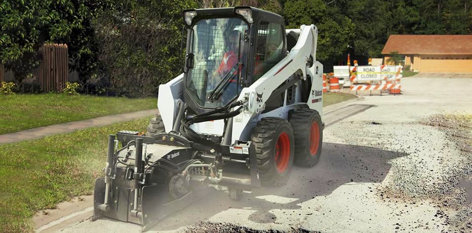 Колесный и гусеничный Bobcat: сравнение шасси для разных условий работы